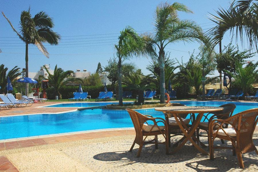 Parthenis Hotel & Suites Malia  Bagian luar foto